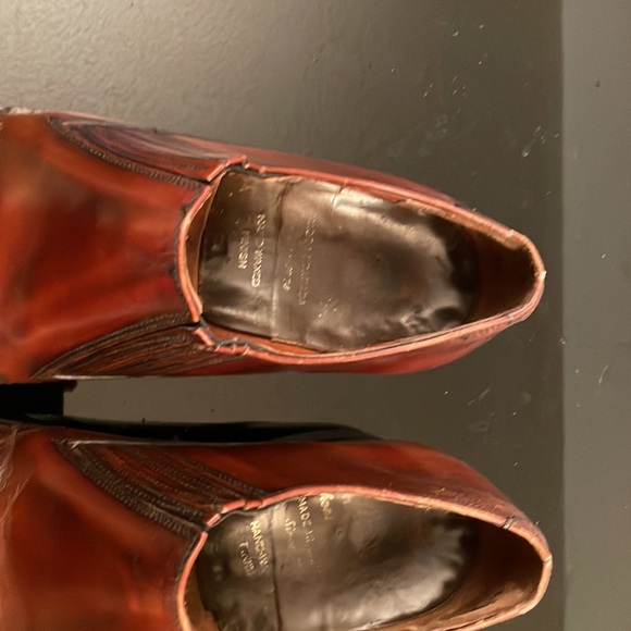 Men’s Shoe - Picture 2 of 2